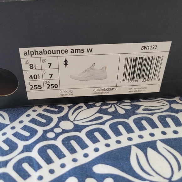 AlphaBounce | Adidas Sneaker - Picture 3 of 4